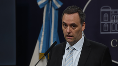 Manuel Adorni defendió el DNU de Javier Milei.