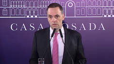 Manuel Adorni aseguró que el Gobierno está en comunicación con los gremios.