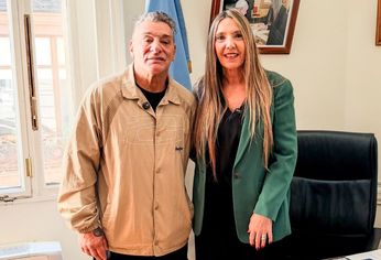 Claudio García junto a la legisladora Claudia Negri.