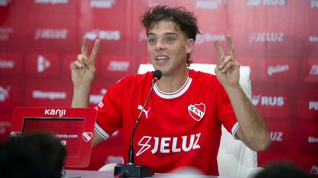 Santiago Maratea se cansó y tiró para todos lados.