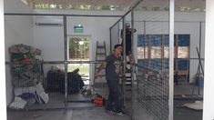 Los caniles para los perros de Milei están casi terminados.