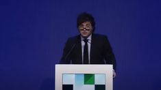 El Presidente brinda un discurso en La Rural. El Presidente brinda un discurso en La Rural.