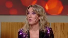 La conductora se emocionó con sus declaraciones. La conductora se emocionó con sus declaraciones.