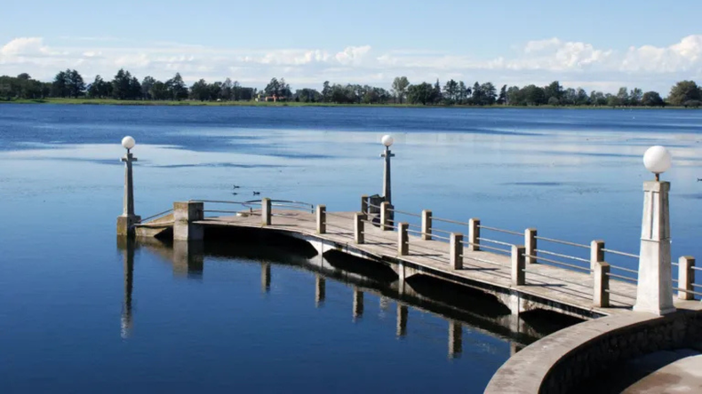 La laguna de Las Flores, un refugio natural con más de 90 especies de aves y fauna autóctona.