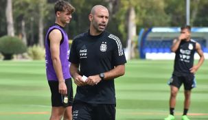 Javier Mascherano incluirá a Santiago Hezze para reemplazar a Alan Varela en la lista de la Sub 23 Javier Mascherano incluirá a Santiago Hezze para reemplazar a Alan Varela en la lista de la Sub 23