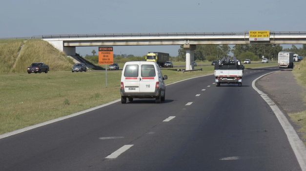 Esta empresa estatal tiene un déficit de 30 millones de dólares que fueron financiados por fondos del Tesoro Nacional, expresó Adorni.