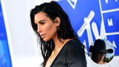 Kim Kardashian marcó tendencia desde Las Bahamas con su traje de baño estampado. Kim Kardashian marcó tendencia desde Las Bahamas con su traje de baño estampado.