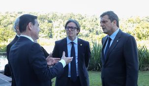 El ministro de Economía, Sergio Massa, junto al canciller paraguayo.