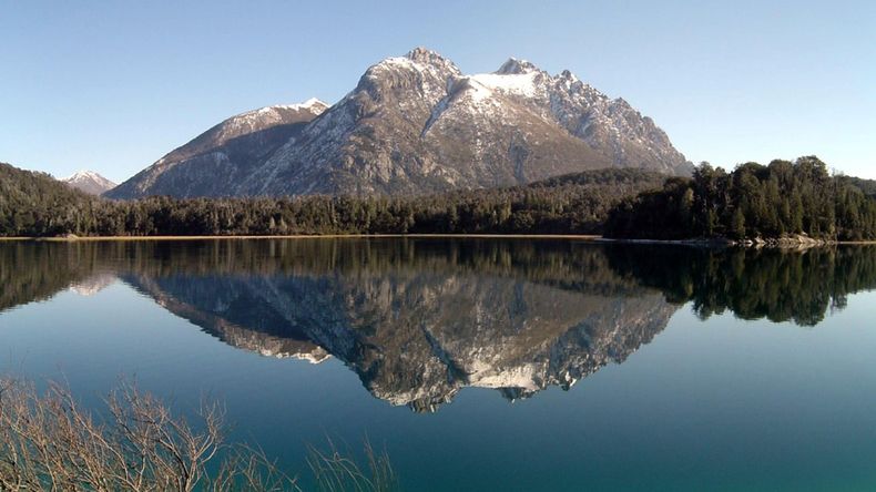 Bariloche se convierte en un destino ideal para los amantes de la naturaleza, ofreciendo actividades al aire libre y paisajes que encantan en cualquier temporada.