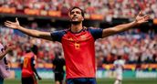 Mikel Merino otra vez se vistió de héroe y le dio la clasificación a España.