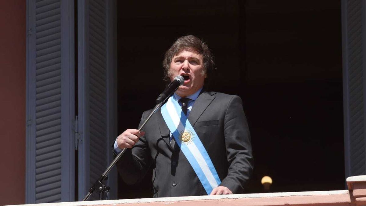 Javier Milei, En El Balcón De La Casa Rosada: Hoy Los Argentinos De ...