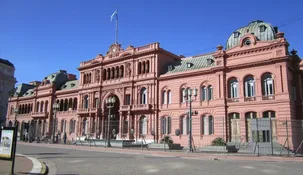 El Ejecutivo había anunciado el viernes el fin de los cargos hereditarios en organismos públicos.