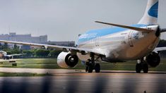 Jubilados y pensionados gozarán de un descuento del 20% en los pasajes aéreos. Jubilados y pensionados gozarán de un descuento del 20% en los pasajes aéreos.