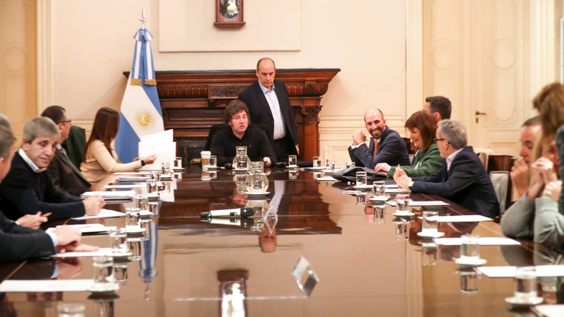 Milei encabezó una nueva reunión de Gabinete en Casa Rosada.