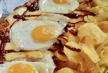 Este bodegón combina la esencia de la cocina casera porteña con un ambiente familiar y tranquilo.