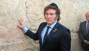 Javier Milei visitó el Muro de los Lamentos de Jerusalén en su primera actividad oficial.