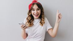 En inglés significa “modesto” o “recatado” y se convirtió en el concepto que marca el rumbo. En inglés significa “modesto” o “recatado” y se convirtió en el concepto que marca el rumbo.