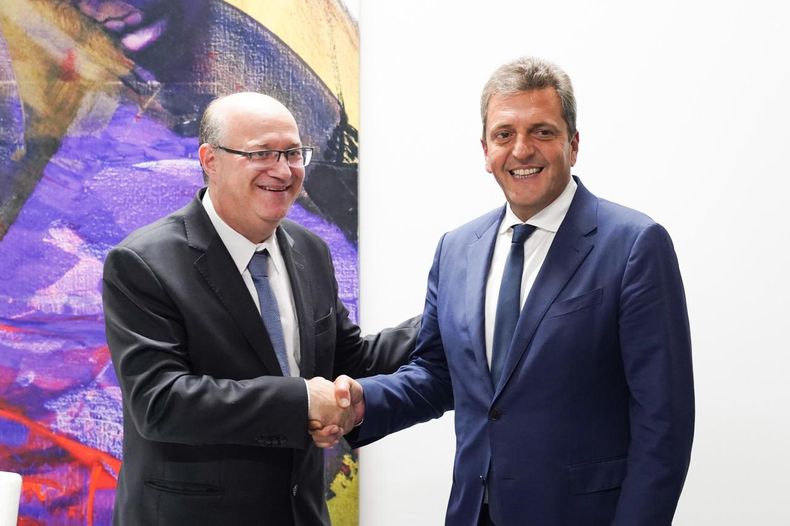 Massa junto al titular del BID