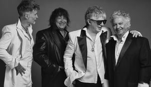 La emblemática banda de rock corona su Última Ceremonia Tour.