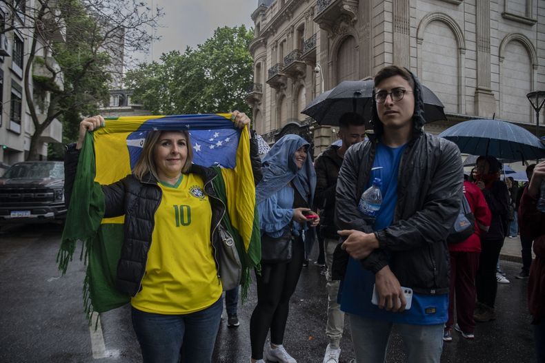 Se votó en la Embajada de Buenos Aires para las elecciones de Brasil.