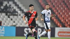 Mastantuono durante la derrota de River en Mendoza. Mastantuono durante la derrota de River en Mendoza.