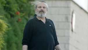 Miguel Bosé se puso tapabocas tras convocar a una marcha contra su uso Miguel Bosé se puso tapabocas tras convocar a una marcha contra su uso