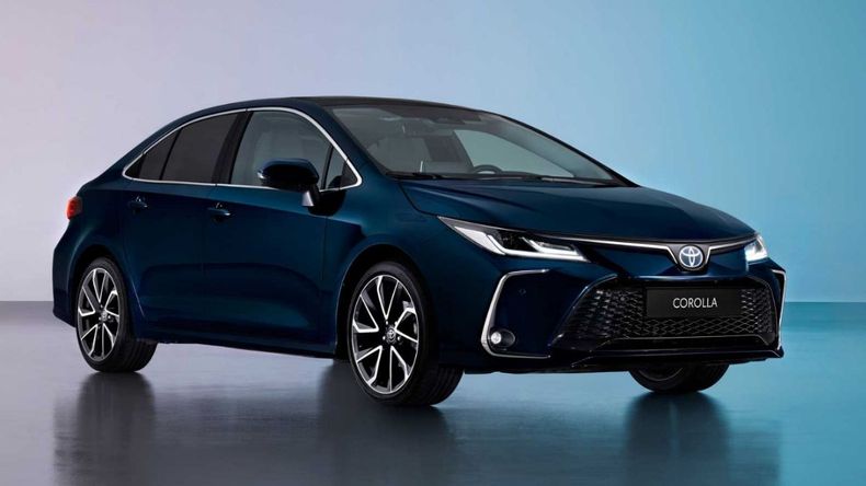 Toyota presentó el restyling del Corolla.