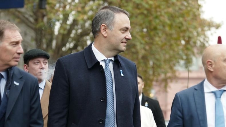 La Justicia pidió urgente la declaración jurada de Manuel Adorni: analizan si puede justificar las inversiones cripto