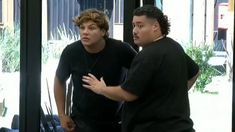 Emmanuel confirmó que comprará cigarrillos y la casa explotó en su contra. Emmanuel confirmó que comprará cigarrillos y la casa explotó en su contra.