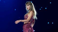 Taylor Swift se presentará el domingo 12 de noviembre para quienes iban el 10. Taylor Swift se presentará el domingo 12 de noviembre para quienes iban el 10.
