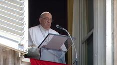 El papa Francisco convocó a sus fieles a rezar y a movilizarse por los damnificados por la DANA en Valencia.