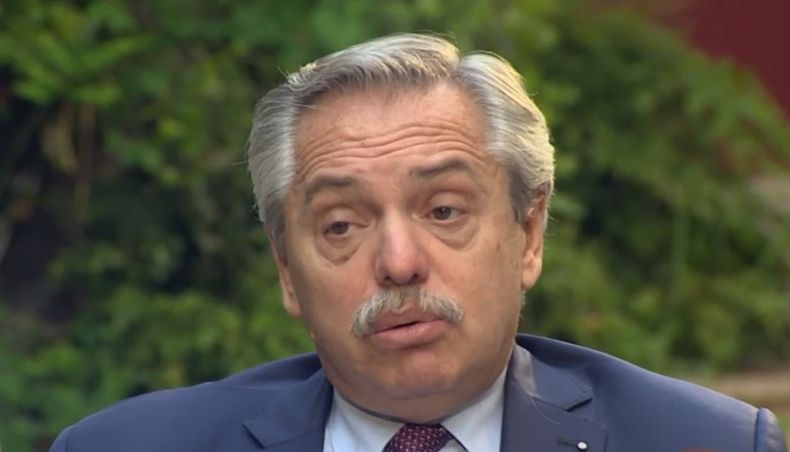 Alberto Fernández durante la entrevista con RTVE.