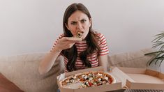 Cómo reacciona el cuerpo a la falta de comida y cuál es su impacto en la salud. Cómo reacciona el cuerpo a la falta de comida y cuál es su impacto en la salud.