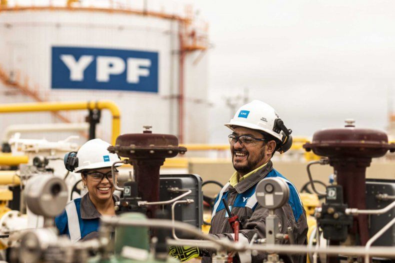 YPF cumple 100 años y lo festeja en todo el país