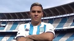 Juanfer, con la camiseta de Racing. Juanfer, con la camiseta de Racing.