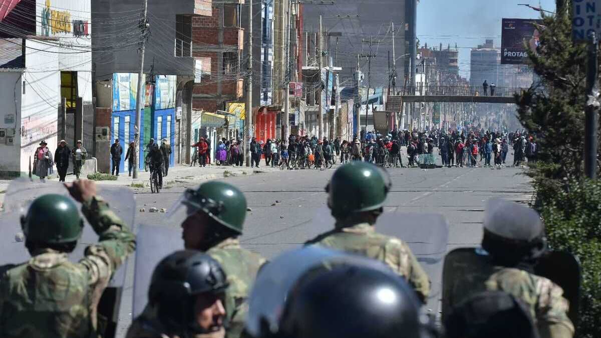 Bolivia en jaque: en medio de la crisis social y los bloqueos, llegó la ayuda humanitaria de Argentina