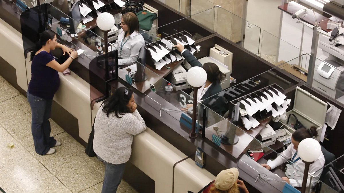 Los bancarios acordaron un nuevo aumento salarial: de cuánto será el sueldo mínimo