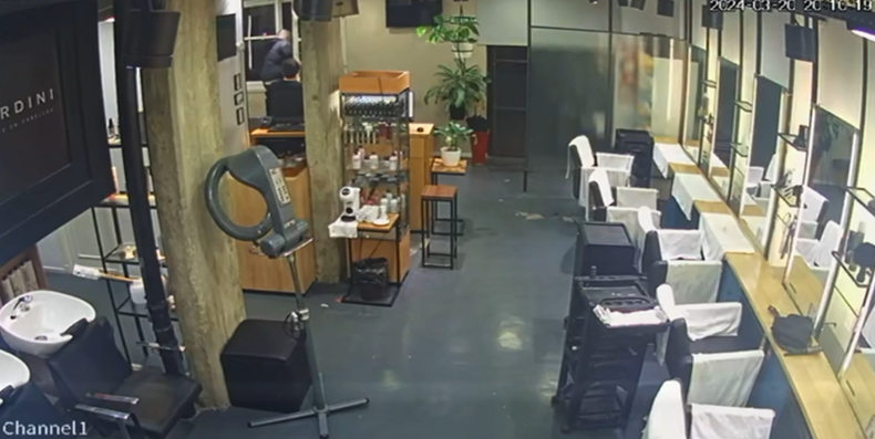 La peluquería en la que un hombre asesinó a su compañero de trabajo reabrirá el sábado.