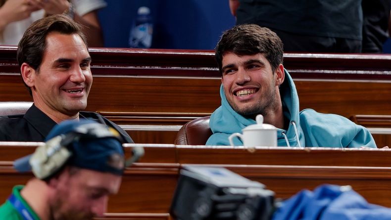 La leyenda Roger Federer y Carlos Alcaraz, número dos del mundo, presentes en la gran final en Shanghai.