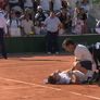 Jakub Mensik le ganó a Navone en Roland Garros y debió ser asistido por agotamiento extremo Jakub Mensik le ganó a Navone en Roland Garros y debió ser asistido por agotamiento extremo