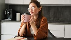 El té de diente de león es ideal para mejorar la digestión y regular el azúcar en sangre. El té de diente de león es ideal para mejorar la digestión y regular el azúcar en sangre.