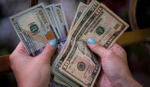 El dólar blue continúa operando con estabilidad luego de acumular una baja de $5 en abril. El dólar blue continúa operando con estabilidad luego de acumular una baja de $5 en abril.