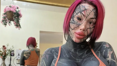 La joven de 33 años murió al caer desde un balcón de un noveno piso. La joven de 33 años murió al caer desde un balcón de un noveno piso.