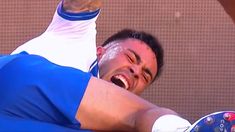 El gesto de dolor de Joaquín García, tras su lesión en la derrota de Vélez. El gesto de dolor de Joaquín García, tras su lesión en la derrota de Vélez.