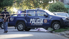 Un hombre asesinó a puñaladas al novio de su expareja en Santa Fe. Un hombre asesinó a puñaladas al novio de su expareja en Santa Fe.