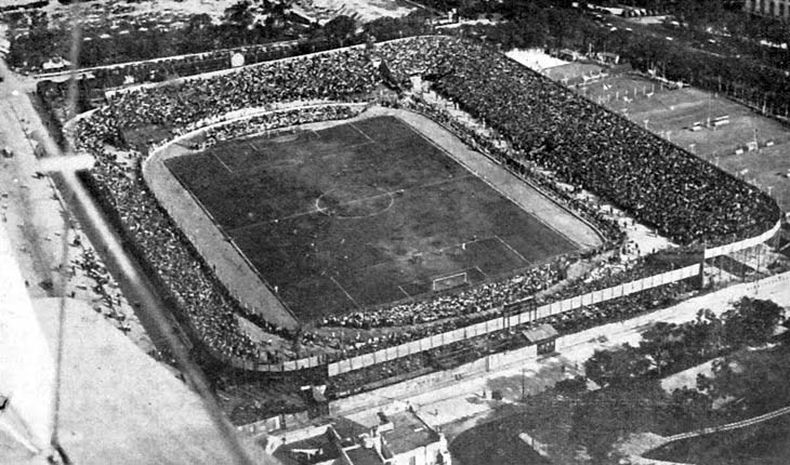 Imagen aérea del estadio de River Plate en Alvear y Tagle en 1932.