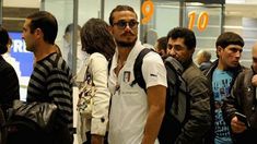 Osvaldo abandonó a sus dos mujeres y sus dos hijos: se fue de la Argentina Osvaldo abandonó a sus dos mujeres y sus dos hijos: se fue de la Argentina