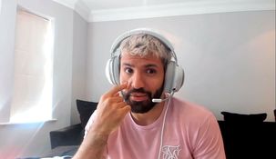 Kun Agüero apuntó contra el árbitro Roberto Tobar.