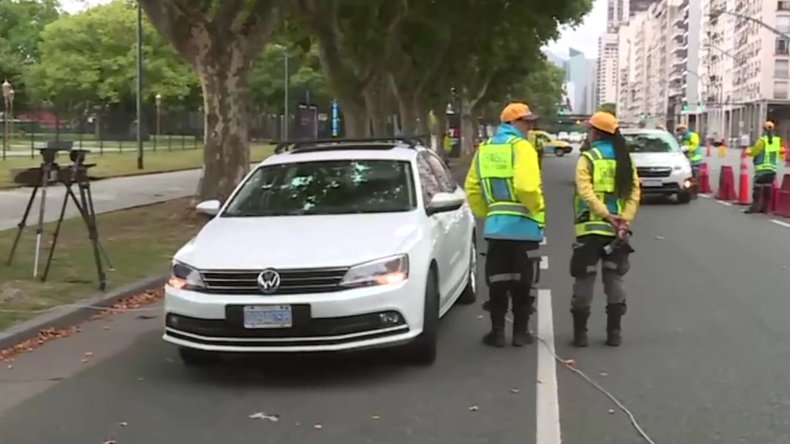 Los diplomáticos rusos fueron detenidos en un control en Avenida Libertador y Callao.