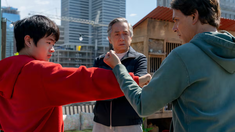 Para él, el equilibrio está en moverse, disfrutar y no limitarse. Para él, el equilibrio está en moverse, disfrutar y no limitarse.